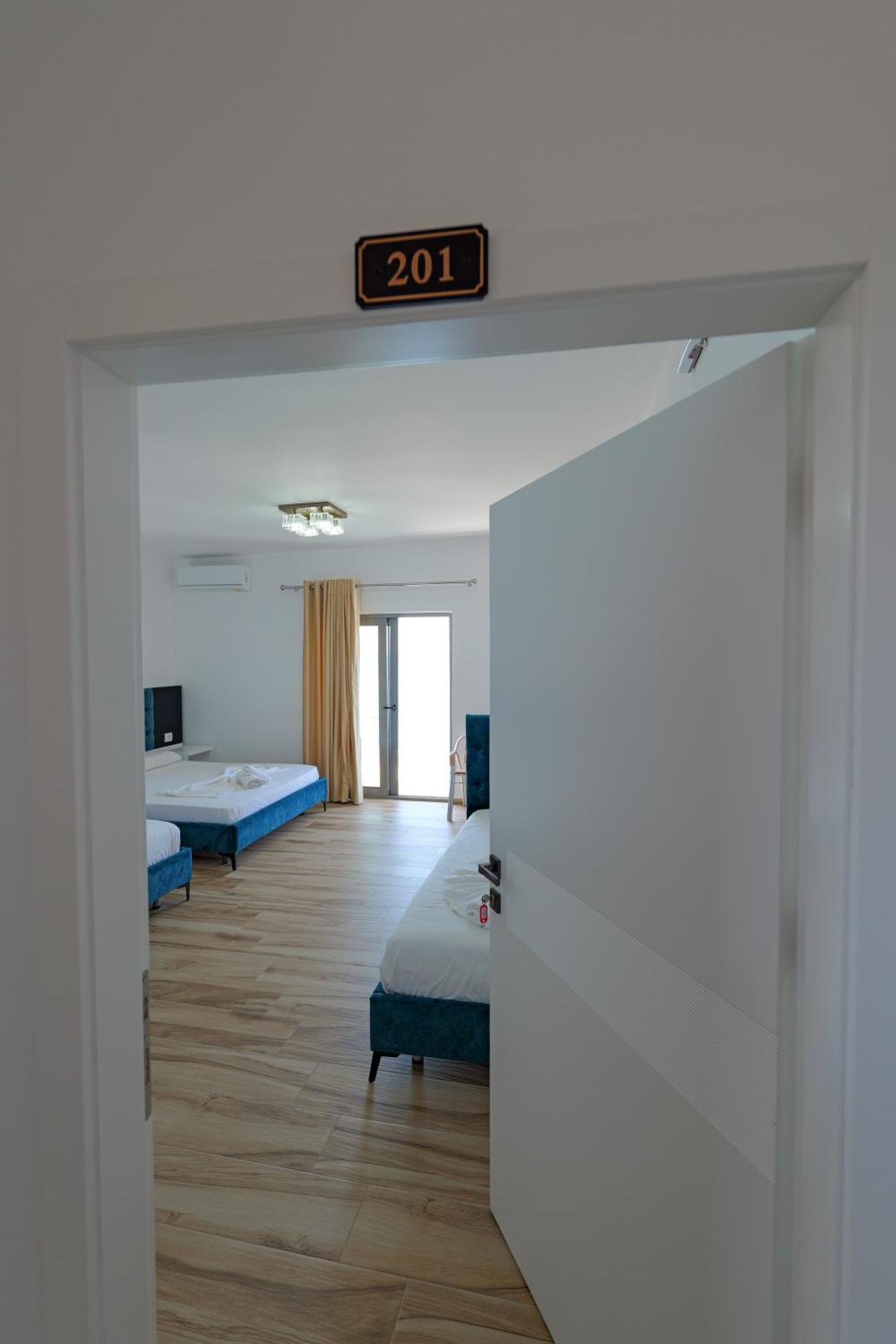 Hotel Take Borsh Zewnętrze zdjęcie
